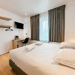 Alpha Hotel